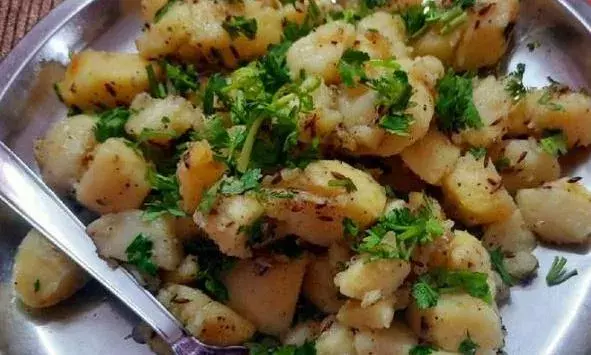 नवरात्री व्रत के लिए बनाए फलाहारी आलू, जानिए इसकी आसान रेसिपी