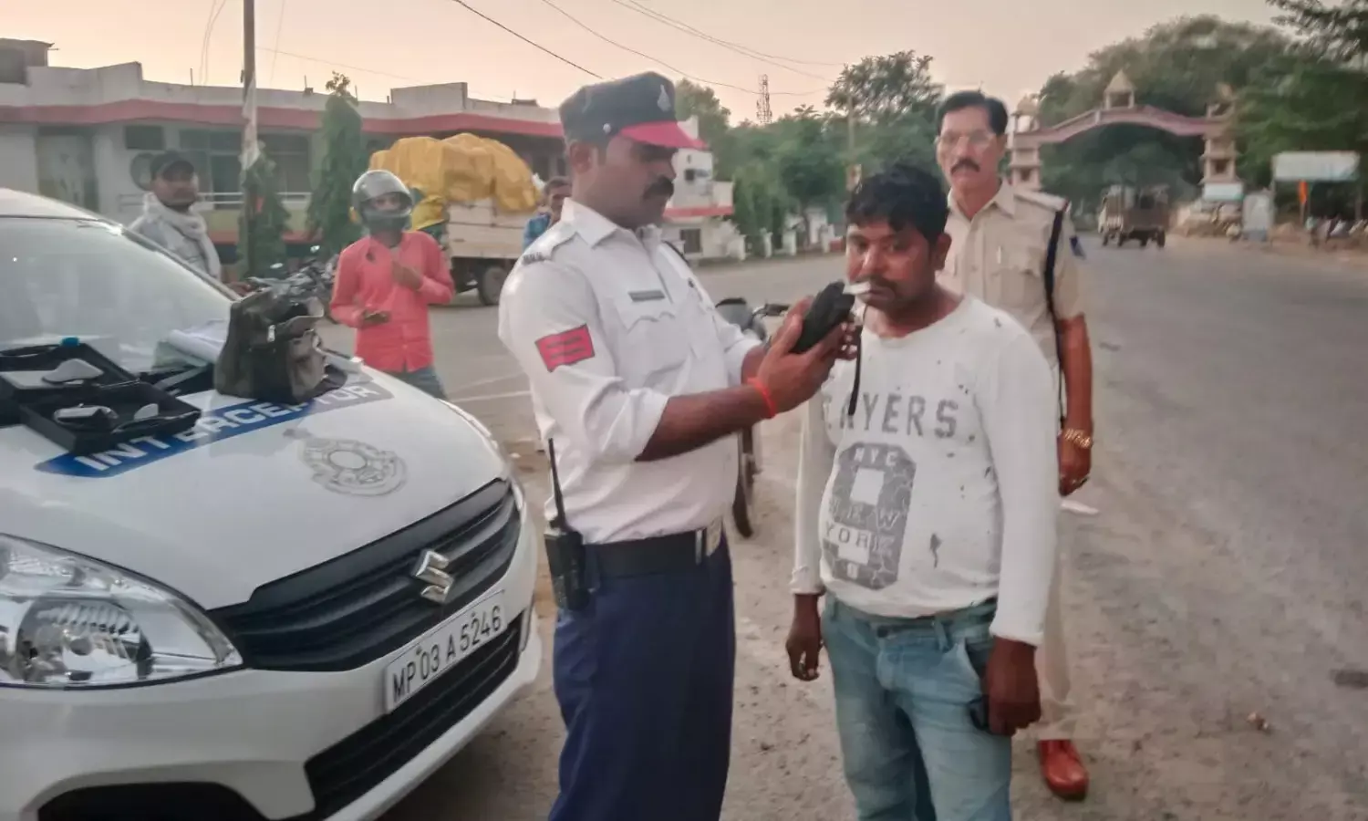 शराब के नशे में वाहन चलाने वालों के विरूद्ध की गई कार्यवाही