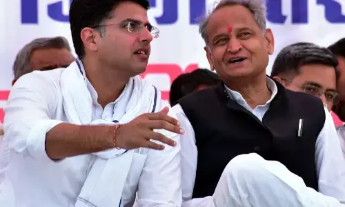 गहलोत का स‍चिन पर हाईकमान का तंज कांग्रेस की एकता के भ्रम को करता है उजागर