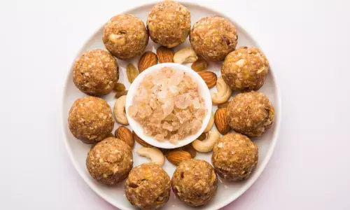 इस नवरात्रि माता रानी को लगाएं मखाने के लड्डू का भोग, इस आसान रेसिपी से