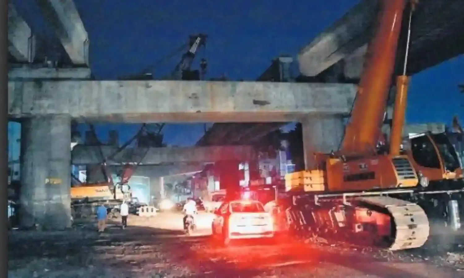 हादसे के बाद भी नहीं लिया गया सबक निर्माणाधीन नाले के पास छाया अंधेरा