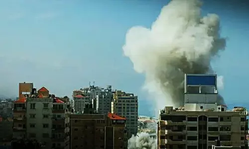 इजराइली युद्धक विमानों का गाजा पर हमला जारी 