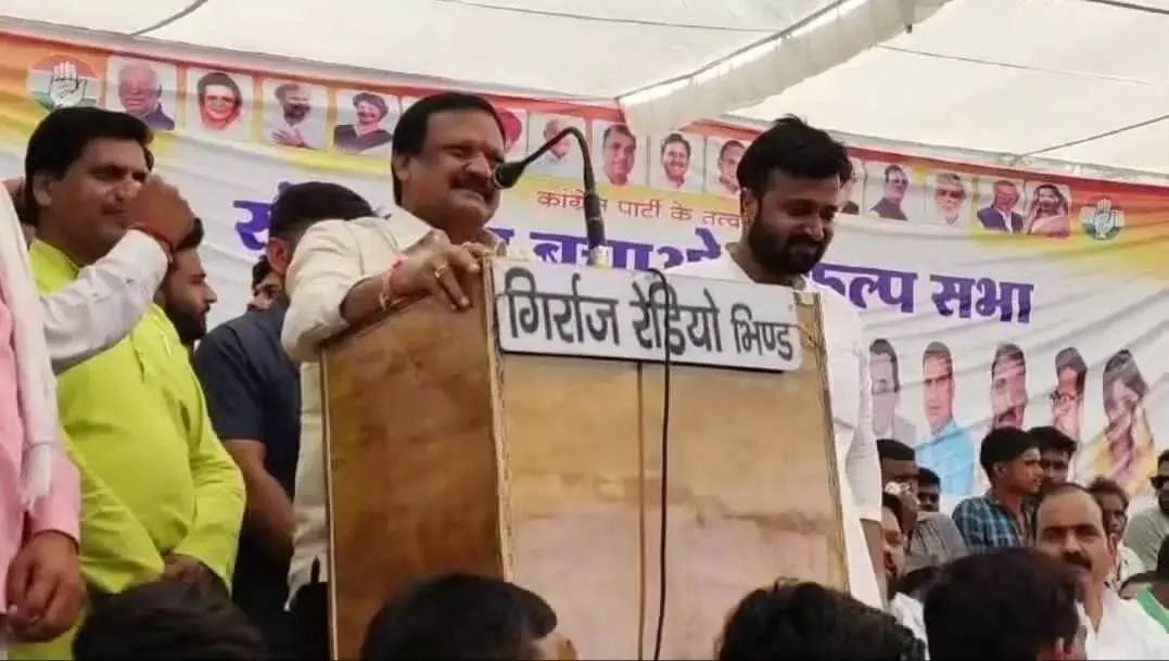 अटेर में गरजे सज्जन सिंह वर्मा, बोले संविधान भाजपा के लिए किताब होगी हमारे लिए ग्रंथ है