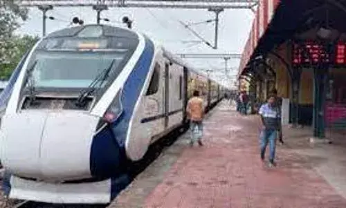 7.30 घंटे में महाकाल लोक, आज से नागपुर-इंदौर वंदे भारत की शुरुआत 7.30 घंटे में महाकाल लोक, आज से नागपुर-इंदौर वंदे भारत की शुरुआत