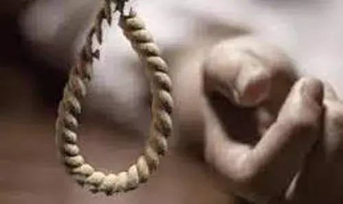दोस्त से विवाद के बाद युवती ने लगा ली फांसी