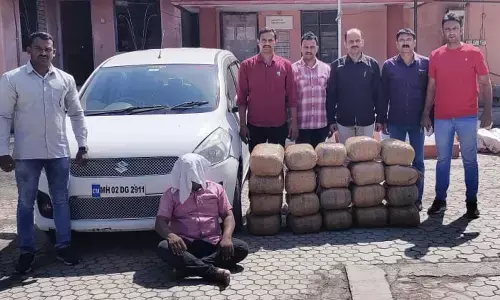 गांजा तस्करी : फरार आरोपी पकड़ने पुलिस ने मारा छापा