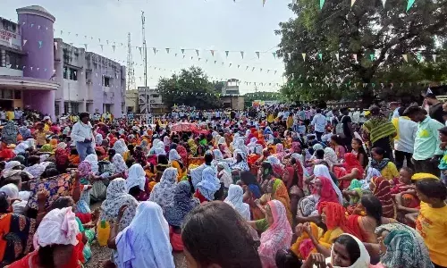 माना जनजातियों का चिमूर अपर जिला कार्यालय पर मोर्चा