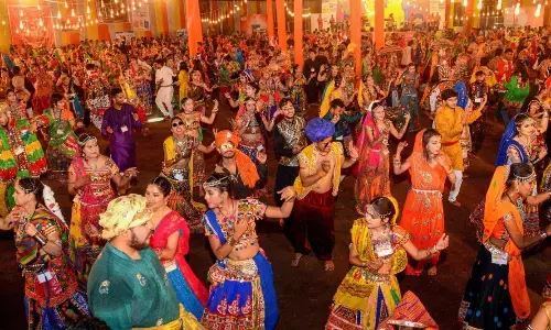 गरबा नाइट के लिए लड़कों को होना है तैयार तो, जरुर रखें इन बातों का ध्यान