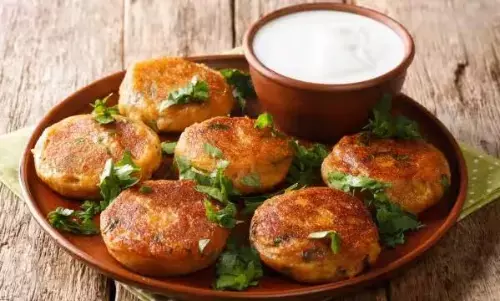 नवरात्री व्रत के लिए बनाएं फलाहारी आलू टिक्की, इस आसान रेसिपी से
