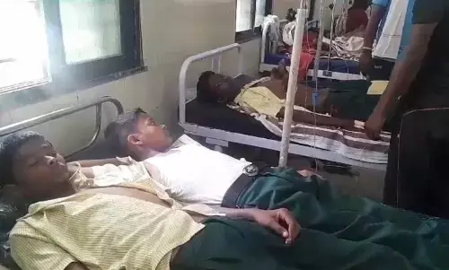 आश्रमशाला के 25 विद्यार्थियों को हुआ फूड पॉयजन, भोजन के एक घंटे बाद हुए बीमार आश्रमशाला के 25 विद्यार्थियों को हुआ फूड पॉयजन, भोजन के एक घंटे बाद हुए बीमार