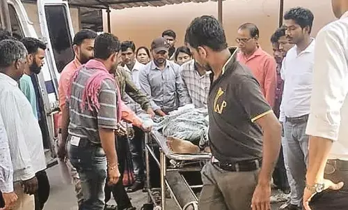 खतरे में मरीजों की जान, मेडिकल अस्पताल में वेंटिलेटर और बेड की कमी खतरे में मरीजों की जान, मेडिकल अस्पताल में वेंटिलेटर और बेड की कमी