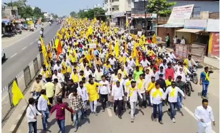 माजलगांव में धनगर समाज का चक्का जाम आंदोलन