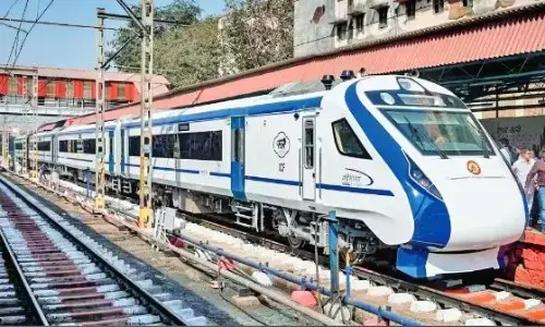 जबलपुर से रीवा के बीच वंदे भारत का हुआ ट्रायल जबलपुर से रीवा के बीच वंदे भारत का हुआ ट्रायल