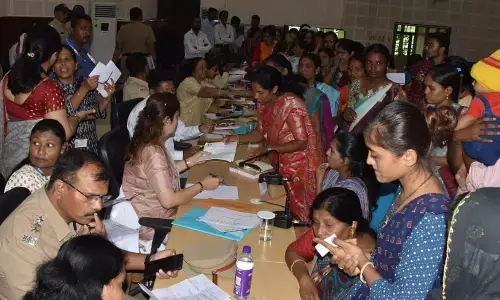 महिला आयोग की जनसुनवाई में मिलीं 95 शिकायतें महिला आयोग की जनसुनवाई में मिलीं 95 शिकायतें