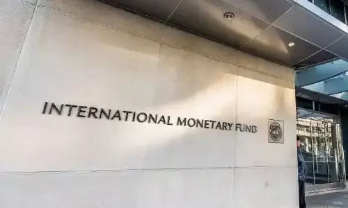 आईएमएफ ने भारत के जीडीपी ग्रोथ का अनुमान बढ़ाया, चीन का घटाया