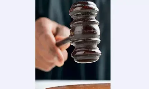 हाईकोर्ट ने कहा विस्थापन योजना के सभी लाभ प्रदान करें हाईकोर्ट ने कहा विस्थापन योजना के सभी लाभ प्रदान करें