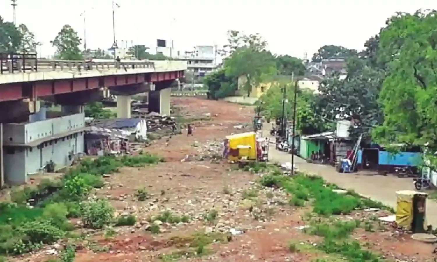 शासकीय स्तर पर अटका रेलवे उड़ान पुल का निर्माण