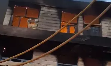 दिल्ली के पीरागढ़ी इलाके में स्थित फैक्ट्री में लगी आग