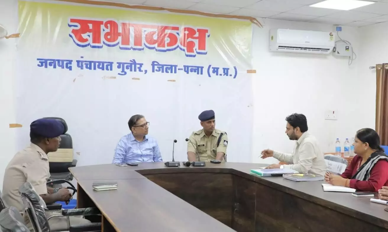 कलेक्टर एवं पुलिस अधीक्षक ने भ्रमण कर निर्वाचन गतिविधियों का लिया जायजा कलेक्टर एवं पुलिस अधीक्षक ने भ्रमण कर निर्वाचन गतिविधियों का लिया जायजा
