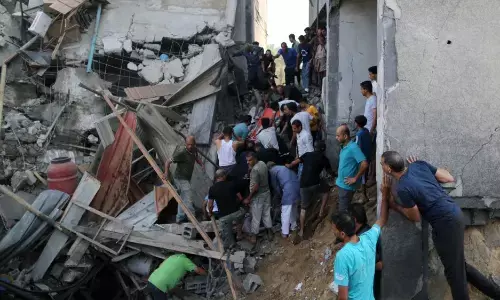 इज़रायली हमलों में मरने वाले फ़िलिस्तीनियों की संख्या बढ़कर हुई 1,569 इज़रायली हमलों में मरने वाले फ़िलिस्तीनियों की संख्या बढ़कर हुई 1,569