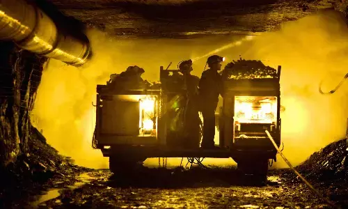 खनन शेयरों में गुरुवार के कारोबार के दौरान उछाल खनन शेयरों में गुरुवार के कारोबार के दौरान उछाल