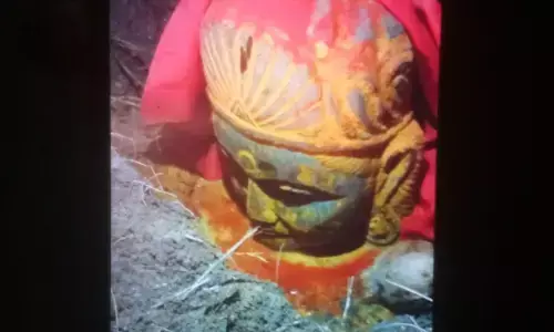 खुदाई में मिली देवी की मूर्ति का सच आया सामने