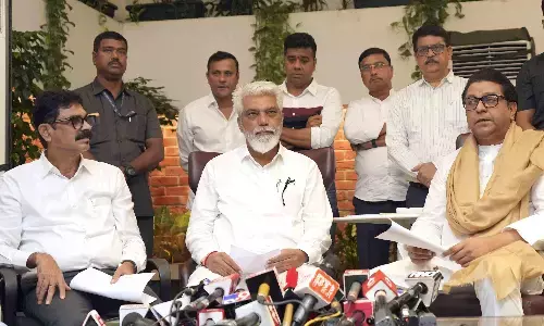 मुंबई के टोल नाकों पर सरकार के समानांतर कैमरे लगाएगी मनसे मुंबई के टोल नाकों पर सरकार के समानांतर कैमरे लगाएगी मनसे