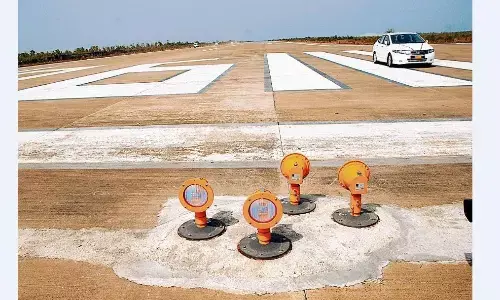 फ्लायर्स ने कहा- रोज उड़नी चाहिए मुंबई फ्लाइट फ्लायर्स ने कहा- रोज उड़नी चाहिए मुंबई फ्लाइट