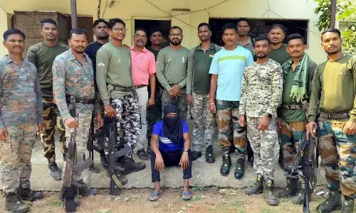 गडचिरोली : 16 लाख का इनामी नक्सली गिरफ्तार गडचिरोली : 16 लाख का इनामी नक्सली गिरफ्तार