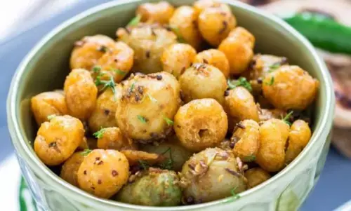 नवरात्र व्रत में बनाएं आलू मखाना चाट, इस आसान रेसिपी से