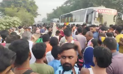 बिहार के मुजफ्फरपुर में बस ने तिपहिया वाहन को मारी टक्कर, 5 लोगों की मौत