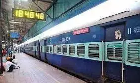 ट्रेन में अधिक लगेज होने पर वसूला 5 करोड़ जुर्माना ट्रेन में अधिक लगेज होने पर वसूला 5 करोड़ जुर्माना