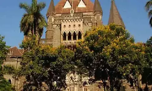 120 साल पुरानी बिल्डिंग के 200 रहवासियों की खतरे में जान