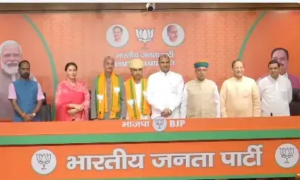 भाजपा में शामिल हुए महाराणा प्रताप के वंशज और करनी सेना के दिवंगत अध्यक्ष के बेटे