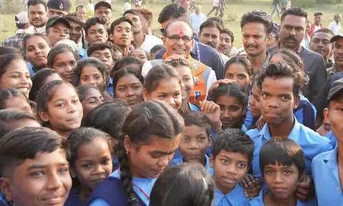 कांग्रेस ने शहडोल को तोड़ा था हमने संभाग बनाया - शिवराज