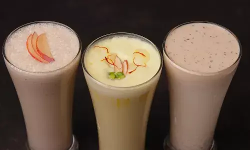 नवरात्र व्रत में जरूर बनाकर पीएं ये तीन मिल्कशेक, महसूस नहीं होगी कमजोरी