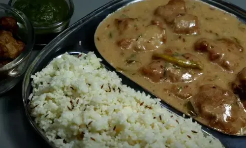 व्रत में कुछ सिंपल खाने का मन हो तो ट्राई करें ये रेसिपी, जानिए फलाहारी कढ़ी चावल बनाने का आसान तरीका