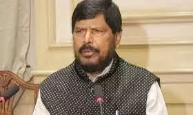 आरपीआई को मंत्री पद देने से भाजपा को फायदा होगा आरपीआई को मंत्री पद देने से भाजपा को फायदा होगा