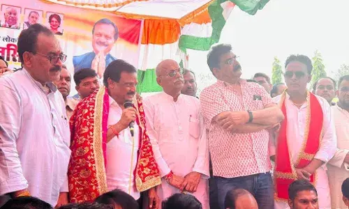 सज्जन सिंह वर्मा के कार्यालय के उद्घाटन में कार्यकर्ताओं के साथ उमड़ी जनता की भीड़