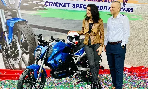 रिवोल्ट मोटर्स ने इंडिया ब्लू क्रिकेट स्पेशल एडिशन इलेक्ट्रिक बाइक की लॉन्च