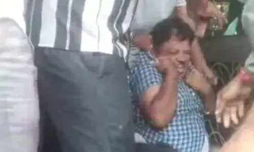 कर्नाटक में नाबालिग से दुर्व्यवहार करने पर ज्वेलर की पिटाई
