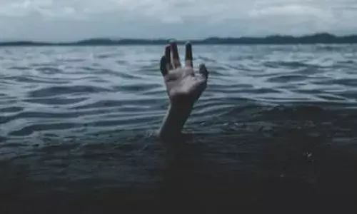 इंदौर के सीनियर मैनेजर का शव देवास में क्षिप्रा नदी में मिला