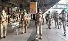 आरपीएफ ने एक माह में 895 बच्चों को बचाया आरपीएफ ने एक माह में 895 बच्चों को बचाया