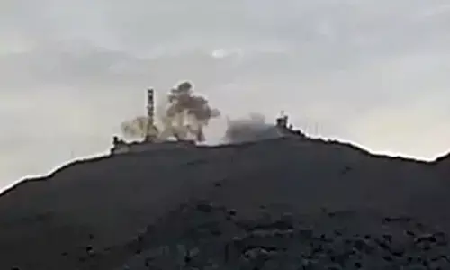 लेबनान के हिजबुल्लाह ने इजरायली ठिकानों पर दागीं मिसाइलें लेबनान के हिजबुल्लाह ने इजरायली ठिकानों पर दागीं मिसाइलें