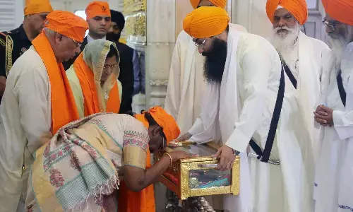 राष्ट्रपति प्रोटोकॉल तोड़कर पटना की सड़कों पर पैदल चली, लोगों का पूछा हालचाल