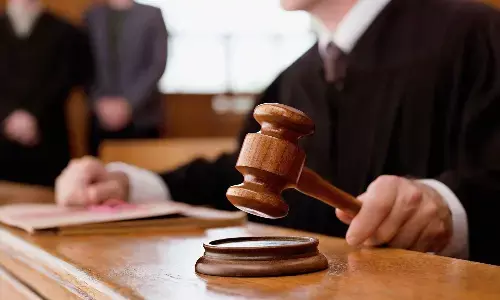 लखनऊ में रोड रेज के मामले में जज से मारपीट लखनऊ में रोड रेज के मामले में जज से मारपीट