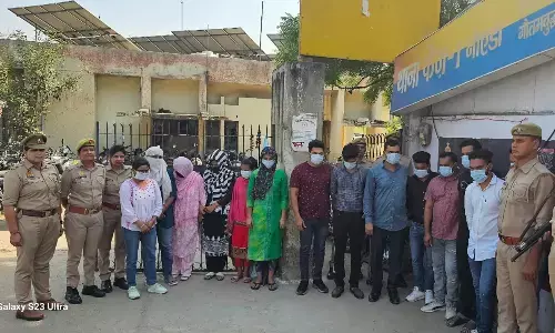 लोन दिलाने के नाम पर ठगी करने वाले फर्जी कॉल सेंटर का भंडाफोड़, छह महिलाओं समेत 14 गिरफ्तार