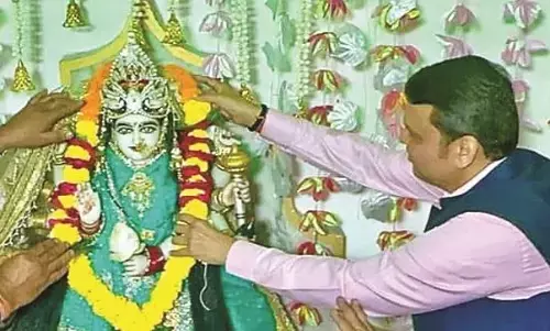 सजा माता रानी का दरबार, उपमुख्यमंत्री ने खामला वाली माता मंदिर में लगाई हाजिरी