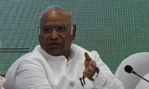 खड़गे ने जम्मू-कश्मीर इकाई में किया फेरबदल, कार्यकारी समिति बनाई और 5 नए उपाध्यक्ष बनाए