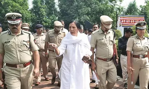 धम्मचक्र प्रवर्तन दिवस को लेकर ड्रैगन पैलेस टेम्पल में पुलिस आयुक्त ने ली समीक्षा बैठक